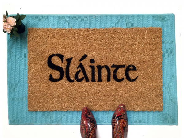 Sláinte  Irish drinking toast "health" doormat St. Patrick's Day